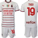 THEO #19 Billiga Fotbollströjor AC Milan Bortatröja Herr 2023 Kortärmad + Korta byxor Fotbollströja Set