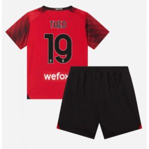 Billiga Fotbollströjor Barn AC Mailand Hemma Tröja 2023-24 Kortärmad shorts Theo Hernandez 19